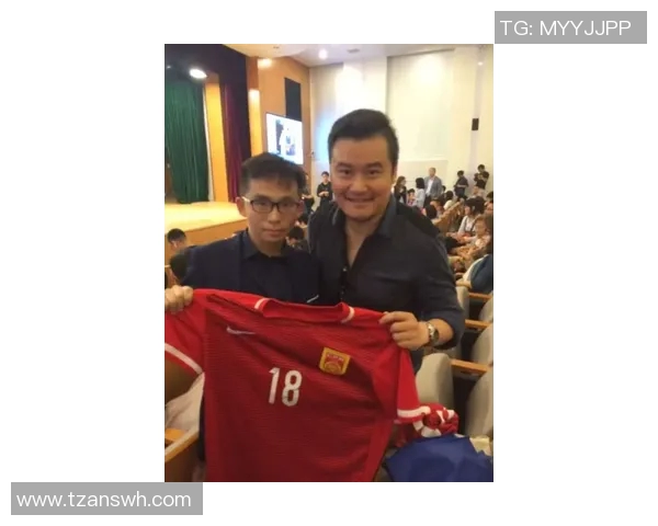 足球进球解说员是谁的背后故事与精彩瞬间揭秘